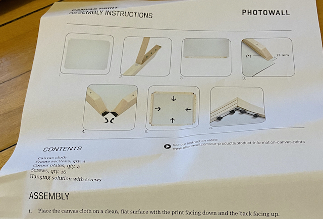 A picture of instructions to build a Photowall canvas print