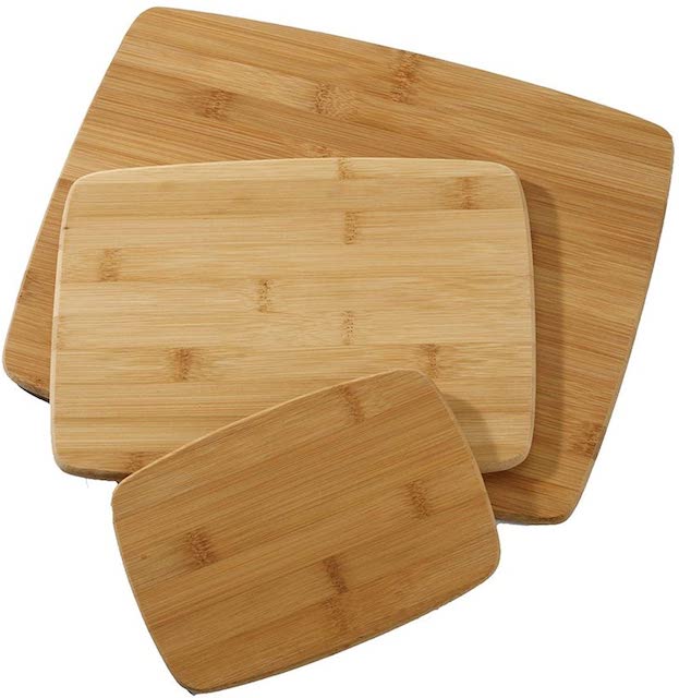 A picture of a set of bamboo cutting boards